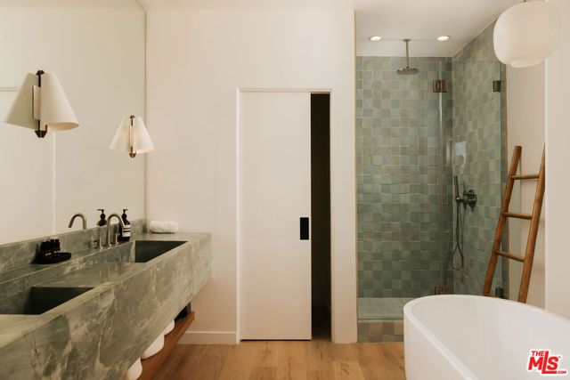 5698 Holly Oak Drive, Los Angeles, CA 90068