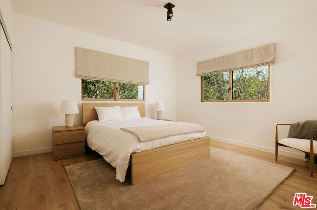 5698 Holly Oak Drive, Los Angeles, CA 90068
