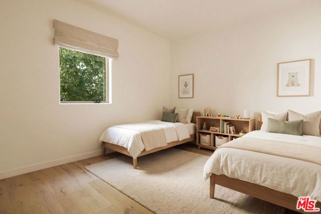 5698 Holly Oak Drive, Los Angeles, CA 90068