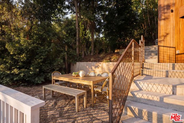 5698 Holly Oak Drive, Los Angeles, CA 90068