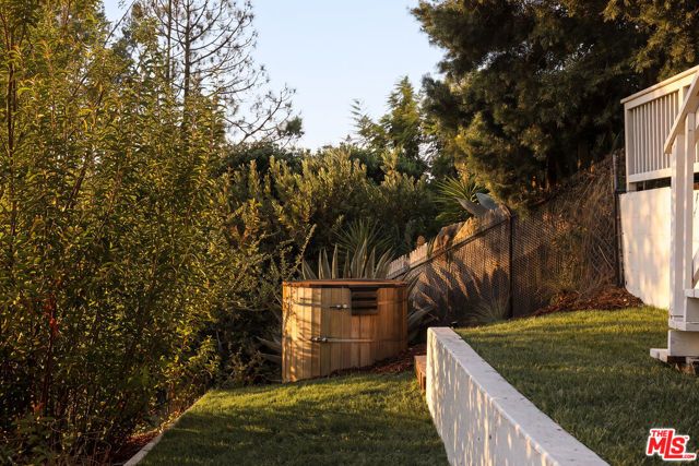 5698 Holly Oak Drive, Los Angeles, CA 90068