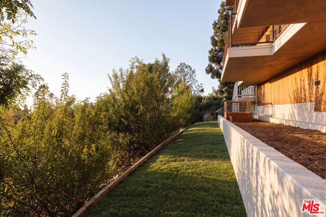 5698 Holly Oak Drive, Los Angeles, CA 90068