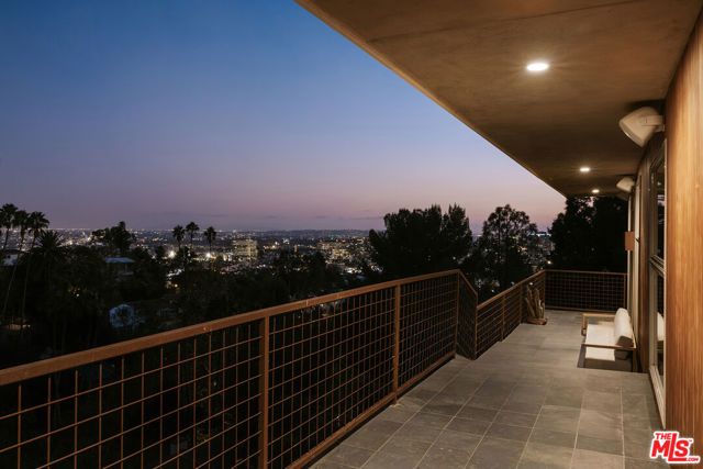 5698 Holly Oak Drive, Los Angeles, CA 90068