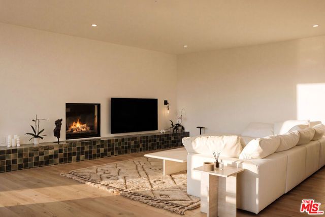 5698 Holly Oak Drive, Los Angeles, CA 90068