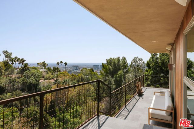 5698 Holly Oak Drive, Los Angeles, CA 90068