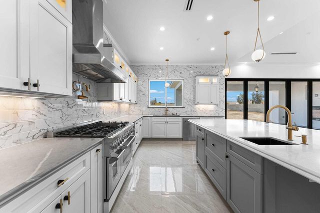 42730 W 23rd Street, Lancaster, CA 93536