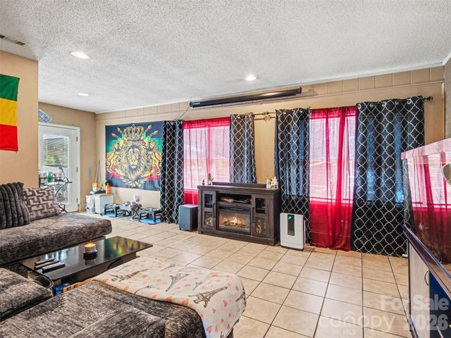888 Sunbeam Drive, Lincolnton, NC 28092