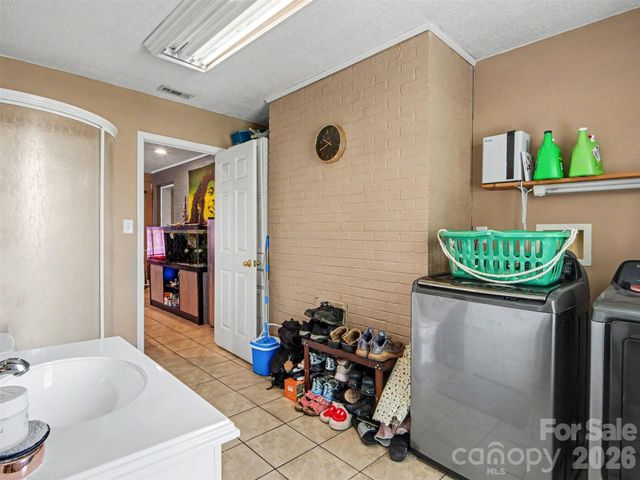 888 Sunbeam Drive, Lincolnton, NC 28092