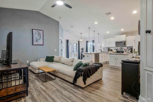 6340 Arbor Ln, Gulf Breeze, FL 32563