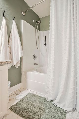 6340 Arbor Ln, Gulf Breeze, FL 32563