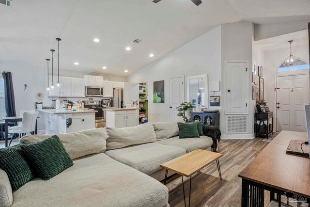 6340 Arbor Ln, Gulf Breeze, FL 32563