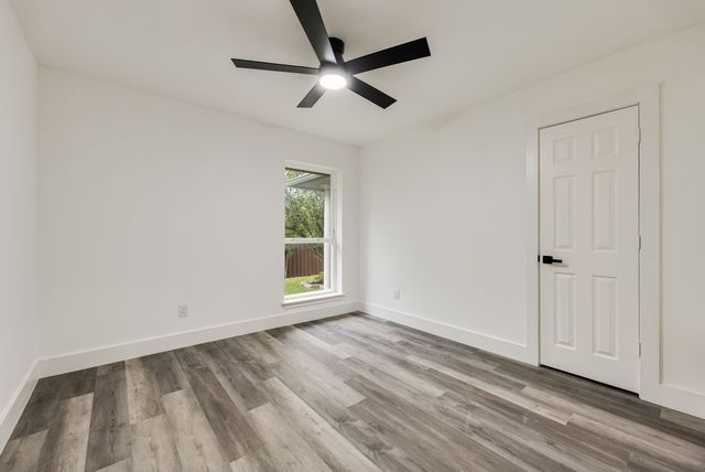 2100 Antibes Drive, Carrollton, TX 75006