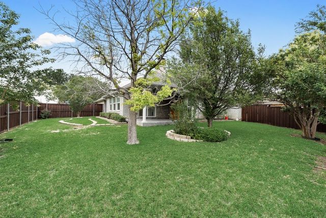 2100 Antibes Drive, Carrollton, TX 75006