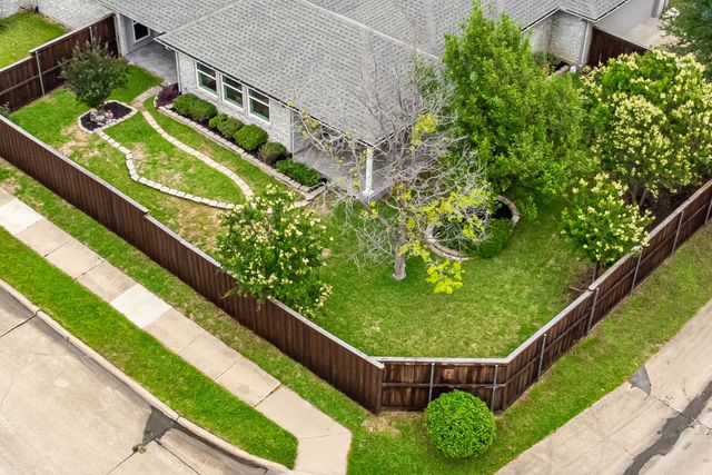 2100 Antibes Drive, Carrollton, TX 75006