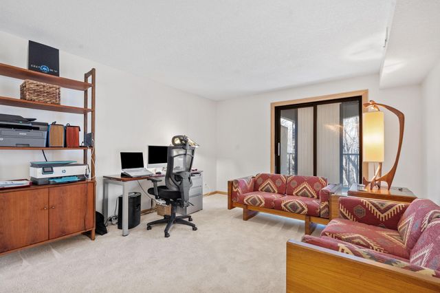 6051 Laurel Avenue 211, Golden Valley, MN 55416