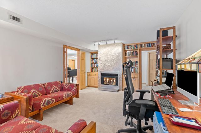 6051 Laurel Avenue 211, Golden Valley, MN 55416