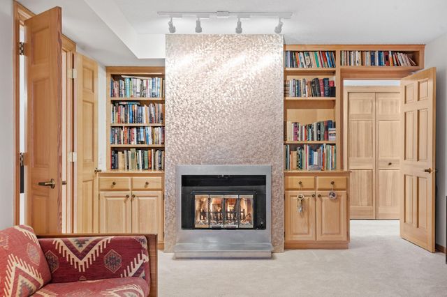 6051 Laurel Avenue 211, Golden Valley, MN 55416