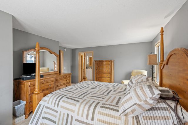 6051 Laurel Avenue 211, Golden Valley, MN 55416