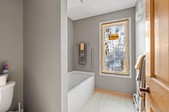 6051 Laurel Avenue 211, Golden Valley, MN 55416