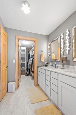 6051 Laurel Avenue 211, Golden Valley, MN 55416