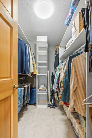 6051 Laurel Avenue 211, Golden Valley, MN 55416