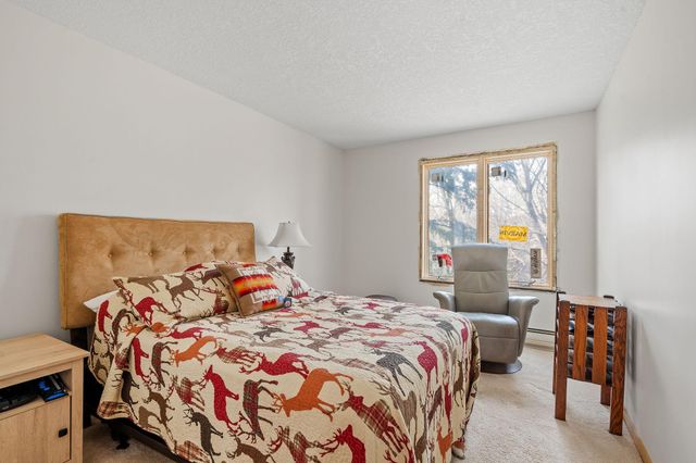 6051 Laurel Avenue 211, Golden Valley, MN 55416