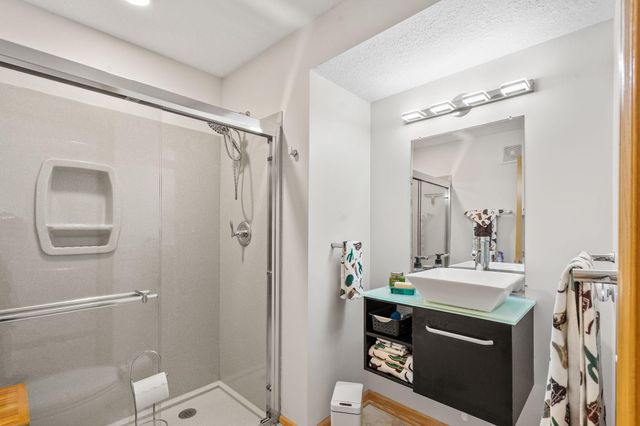 6051 Laurel Avenue 211, Golden Valley, MN 55416