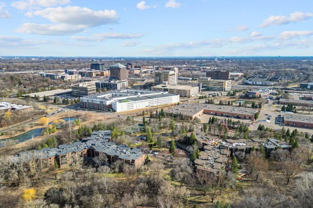 6051 Laurel Avenue 211, Golden Valley, MN 55416