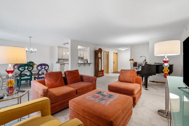 6051 Laurel Avenue 211, Golden Valley, MN 55416