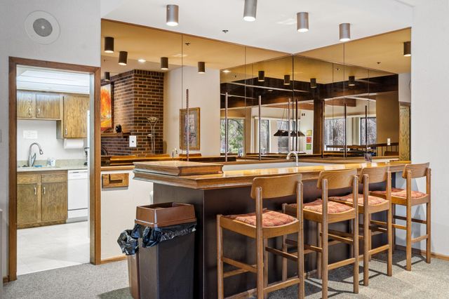 6051 Laurel Avenue 211, Golden Valley, MN 55416