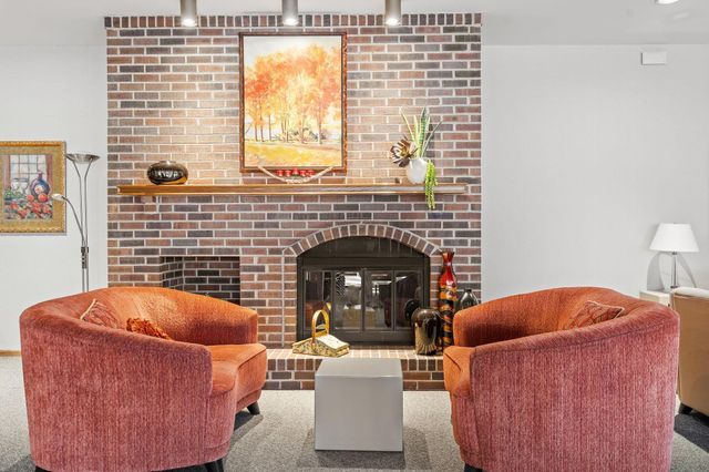 6051 Laurel Avenue 211, Golden Valley, MN 55416