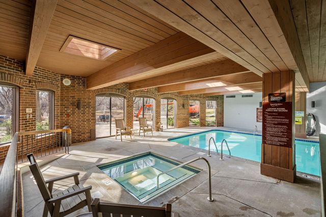 6051 Laurel Avenue 211, Golden Valley, MN 55416