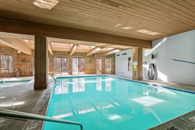 6051 Laurel Avenue 211, Golden Valley, MN 55416