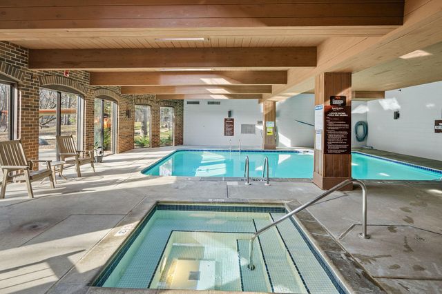 6051 Laurel Avenue 211, Golden Valley, MN 55416