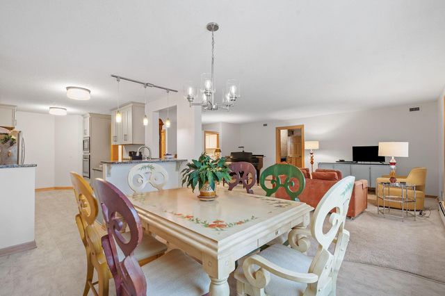 6051 Laurel Avenue 211, Golden Valley, MN 55416