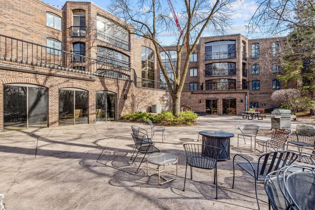 6051 Laurel Avenue 211, Golden Valley, MN 55416