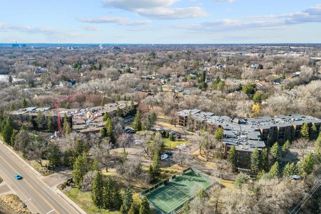 6051 Laurel Avenue 211, Golden Valley, MN 55416