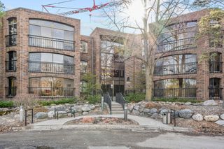 6051 Laurel Avenue 211, Golden Valley, MN 55416