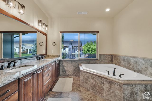 6065 N LARIAT LN, Mountain Green, UT 84050