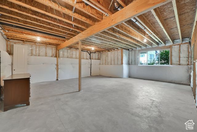 6065 N LARIAT LN, Mountain Green, UT 84050