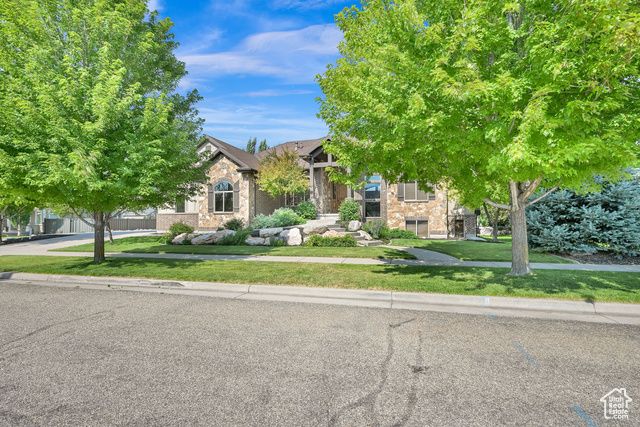 6065 N LARIAT LN, Mountain Green, UT 84050