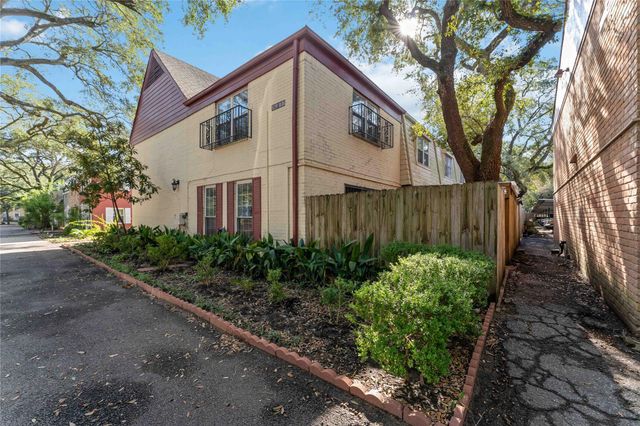 5239 Arboles Drive A, Houston, TX 77035