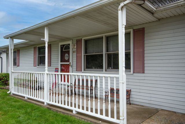 897 Apache Lane, Lowell, IN 46356