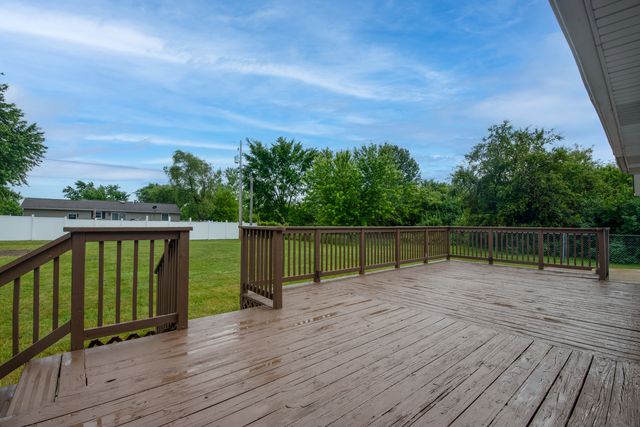 897 Apache Lane, Lowell, IN 46356