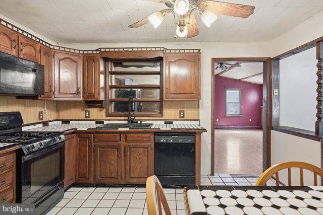 66 BACK RD, Barnesville, PA 18214