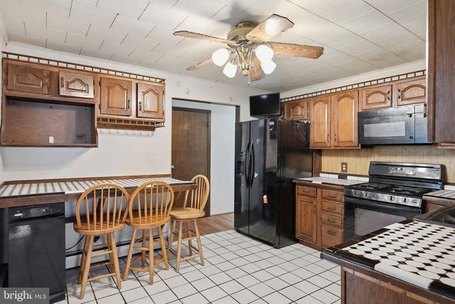 66 BACK RD, Barnesville, PA 18214