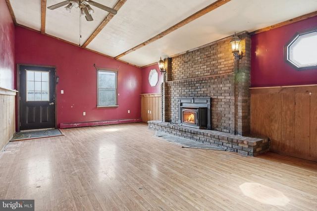 66 BACK RD, Barnesville, PA 18214