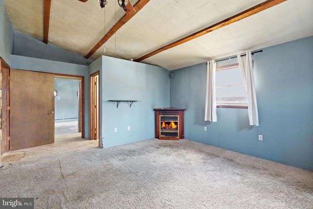 66 BACK RD, Barnesville, PA 18214