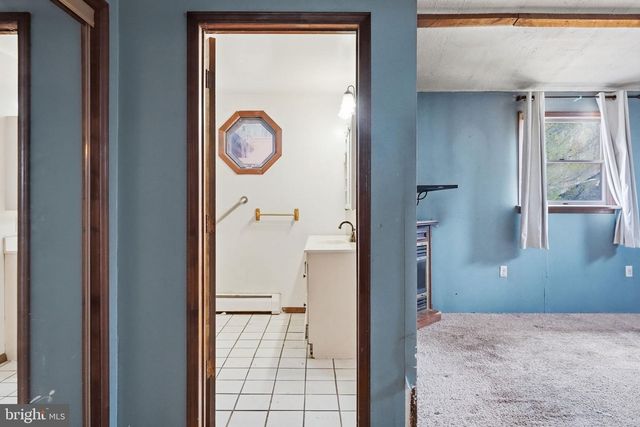 66 BACK RD, Barnesville, PA 18214