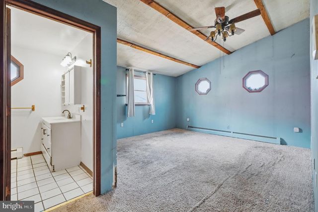 66 BACK RD, Barnesville, PA 18214